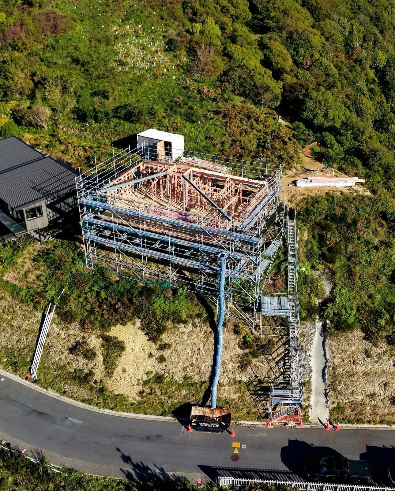 Erect It scaffolding around a hillside new build in Wellington