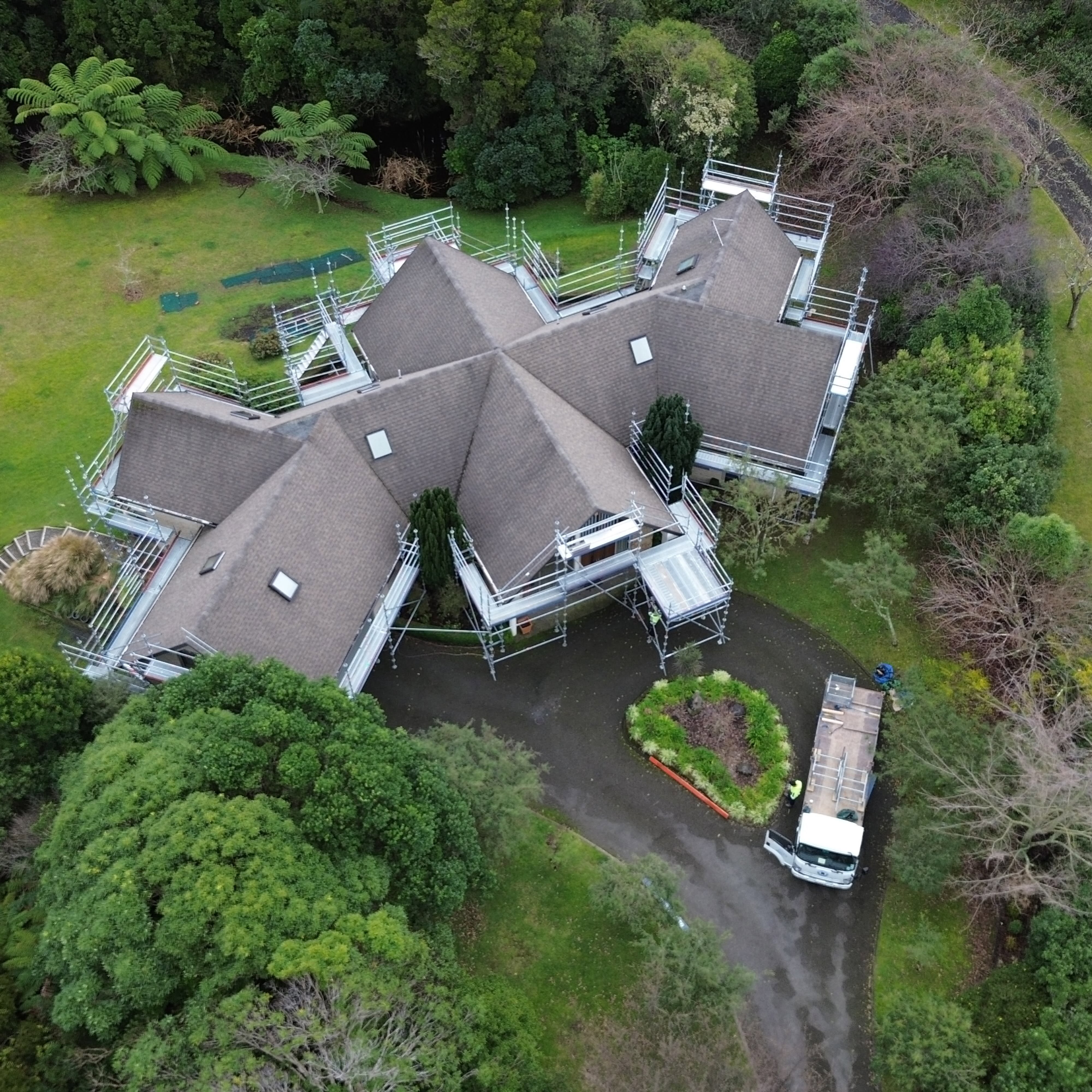 Scaffolding erected on a residential property in Waikanae for a full exterior repaint — Erect It Scaffolding Kāpiti Coast